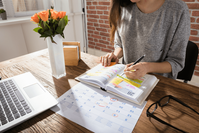 How to Charge for a Hoarding Job, Woman Looking at Calendar